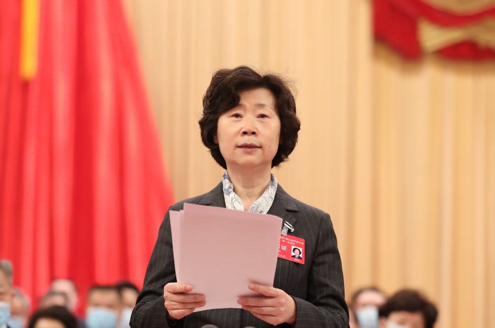 1月13日上午，重庆市第六届人民代表大会第一次会议在市人民大礼堂隆重举行。图为张轩主持会议。李文科 摄