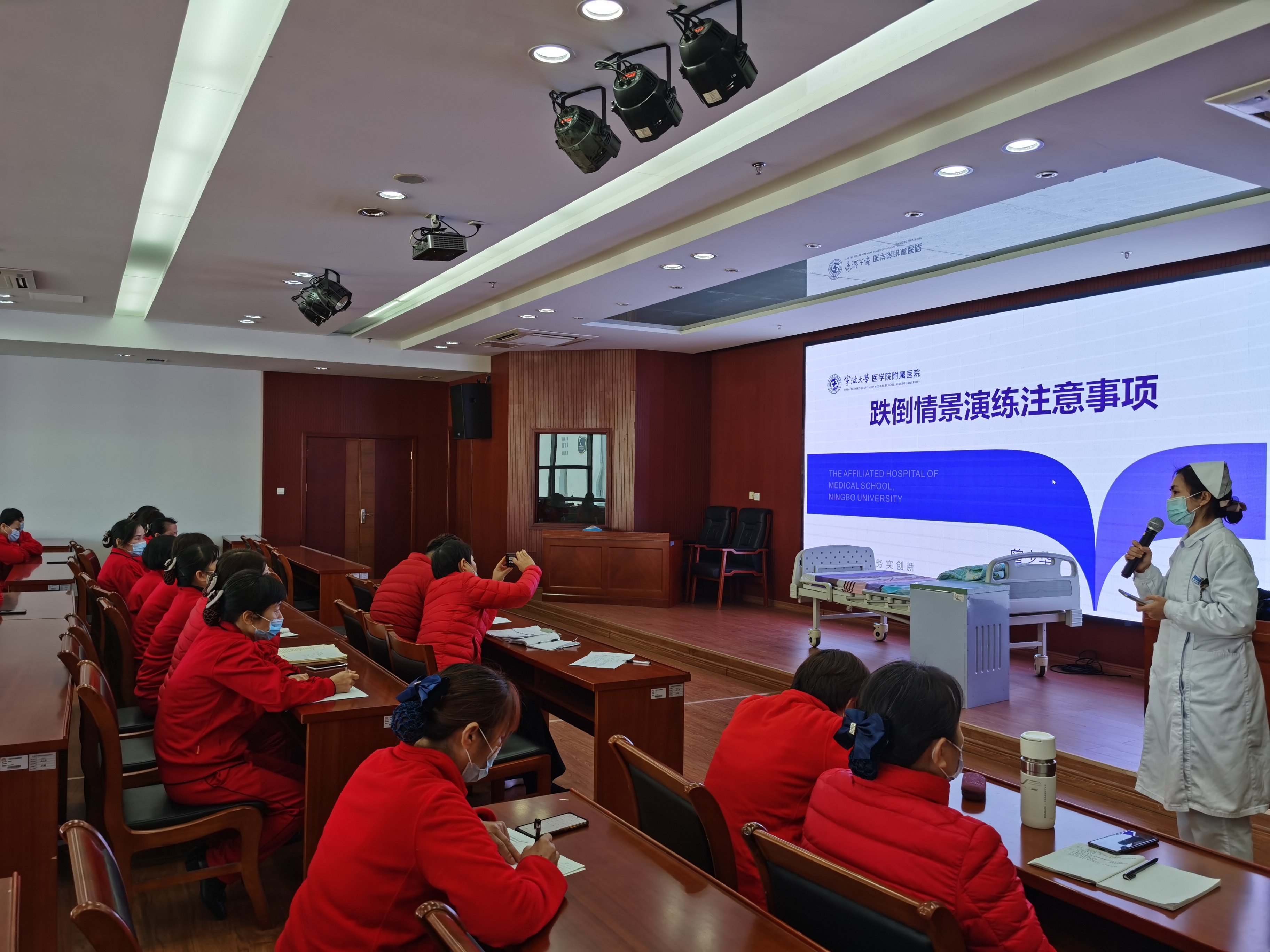 包含北京妇产医院代挂专家号服务重症转诊协调对接，流程衔接更顺畅的词条
