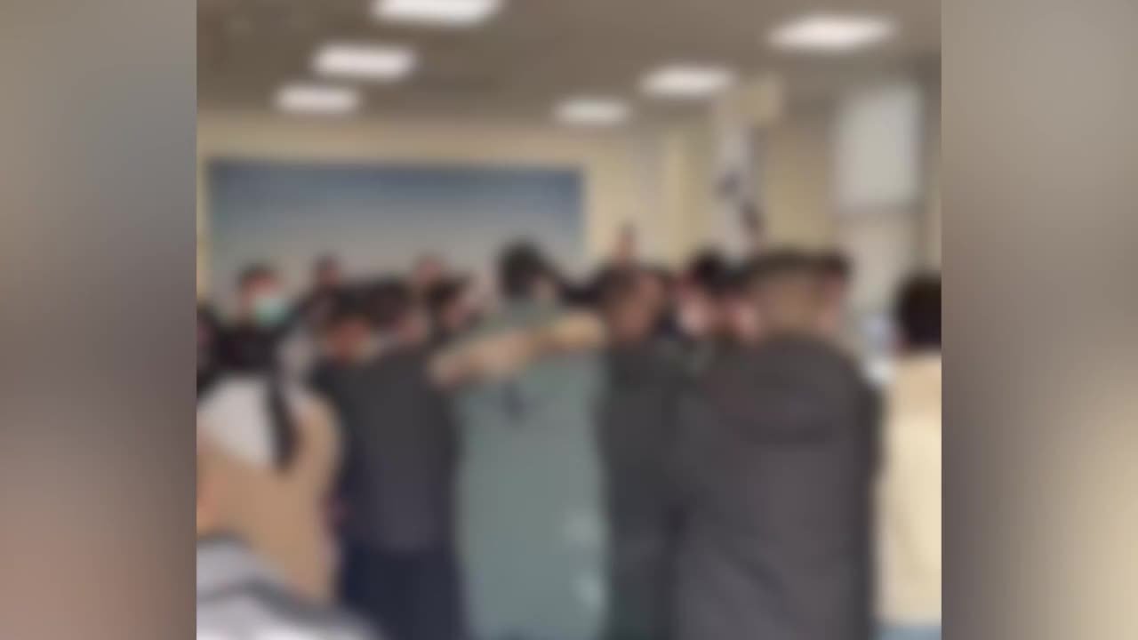 比亚迪员工否认策划特斯拉车主维权：代表老婆维权