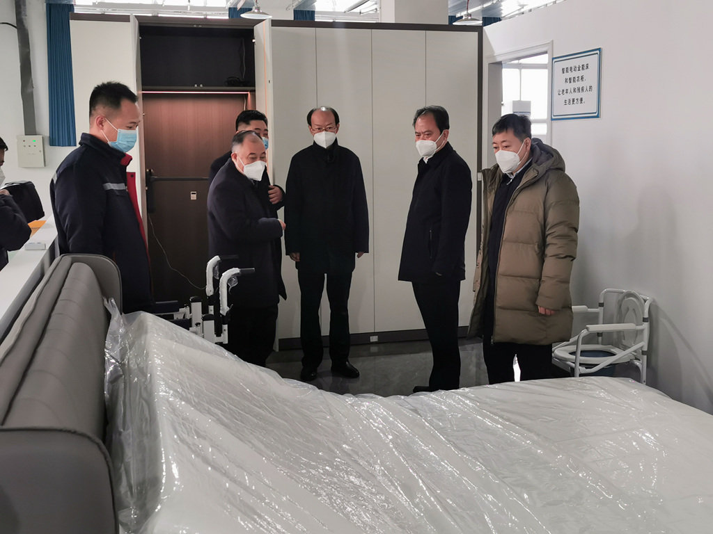 中国残联党组书记、理事长周长奎一行深入驻马店市调研残疾人工作