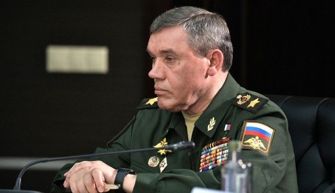 凤凰早报|俄特别军事行动领导层换人;反华组织捏造“新疆警察名单”被群嘲