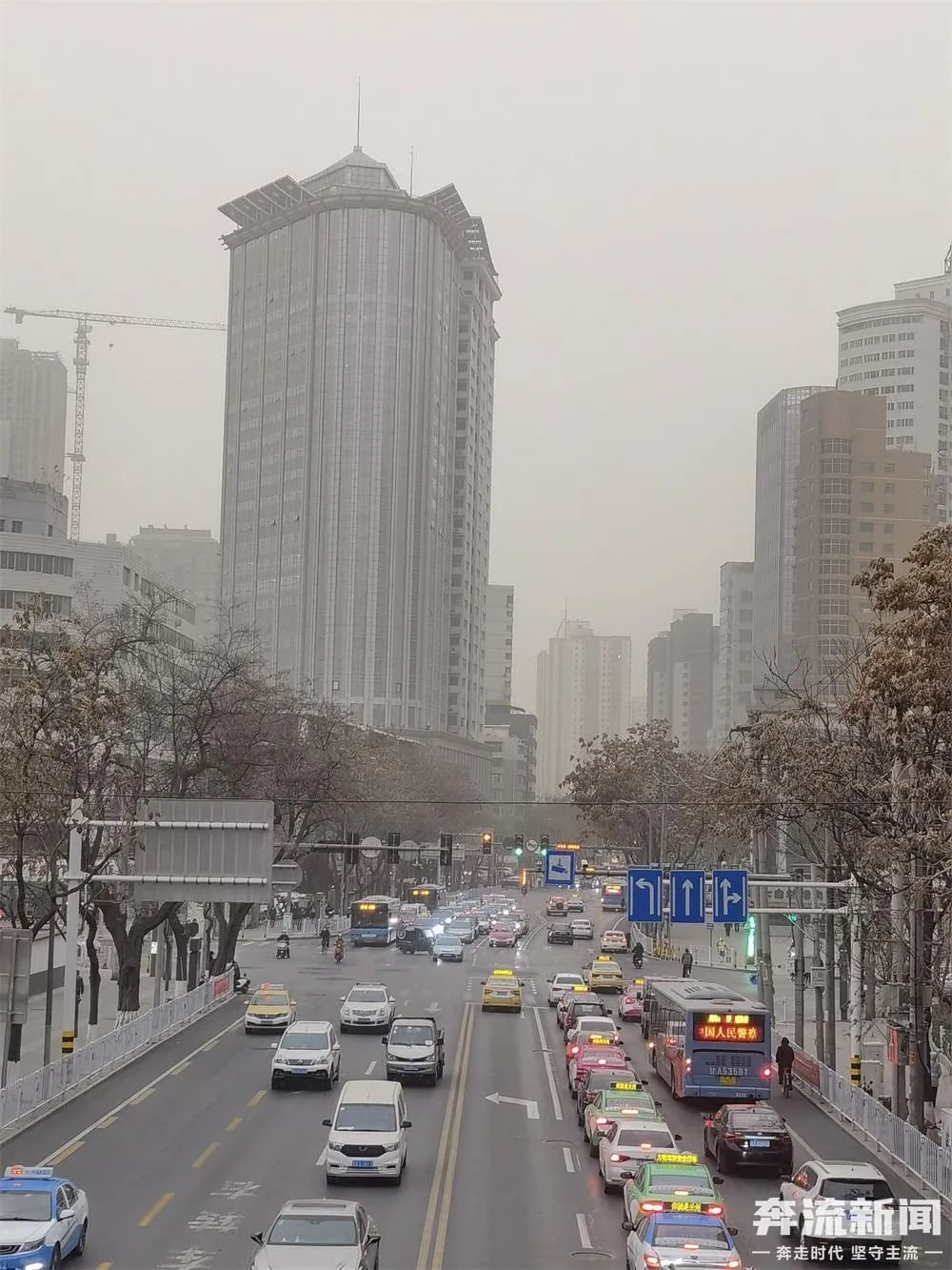 ▲1月13日,兰州市区出现的浮尘天气。