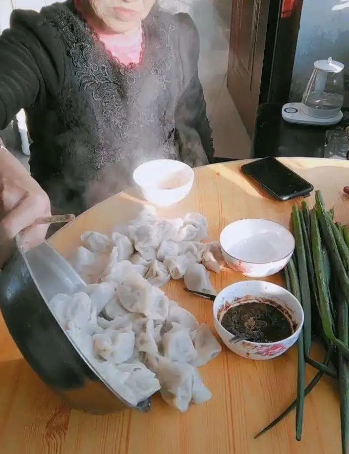 别再说吃桌饺是东北民俗了