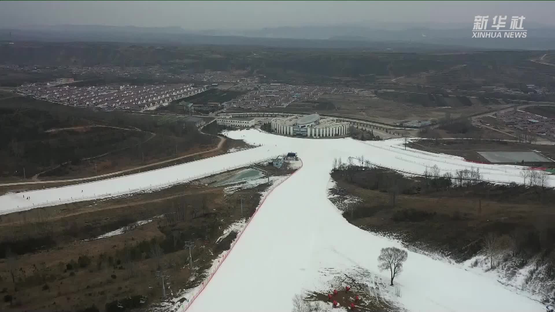 新春走基层｜宁夏泾源：西北小城兴起滑雪热