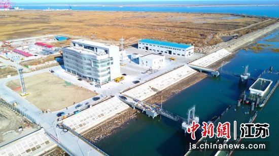 南通港吕四港区吕四作业区西港池港口支持系统工程全面建成。中交三航局供图