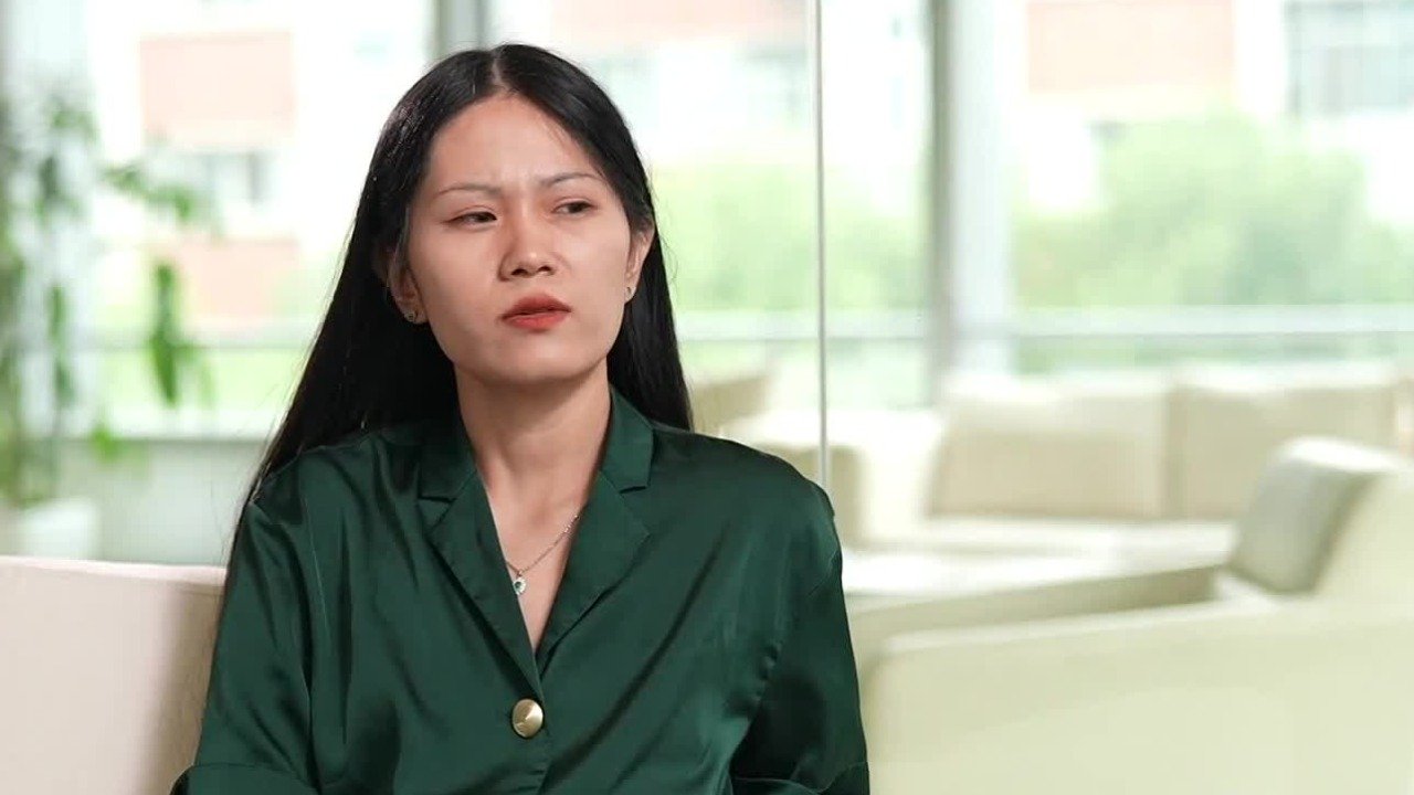 通过多方信源挖掘事件背景，王一然从按摩小妹的口中找到了刘海龙的另一面