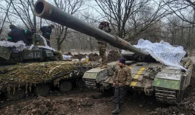 凤凰早报|身陷“婚房门”的副市长被免职!日本首相访美释放危险信号