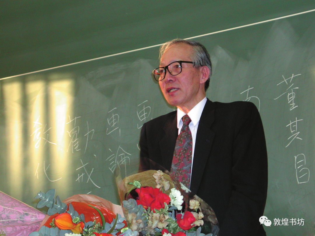 在课堂上的东山健吾先生