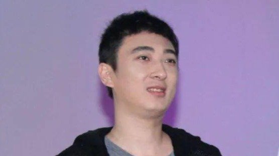 凤凰早报|企业家举报县委书记;俄军与雇佣兵争功劳