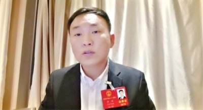 省人大代表余嵘。