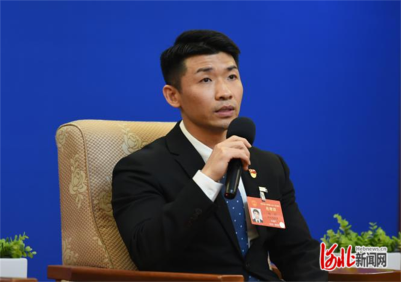 巨力集团有限公司党委副书记,总裁杨将代表.河北日报记者史晟全摄