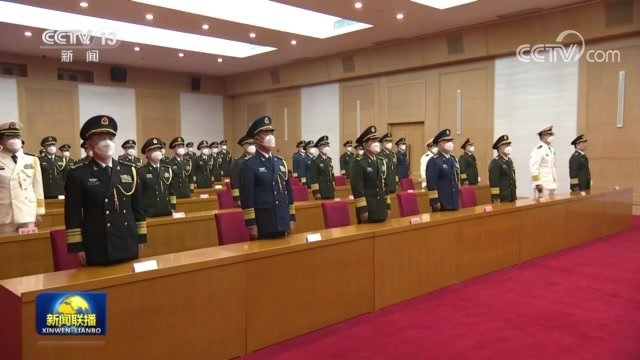 中央军委举行晋升上将军衔仪式 习近平颁发命令状并向晋衔的军官表示祝贺