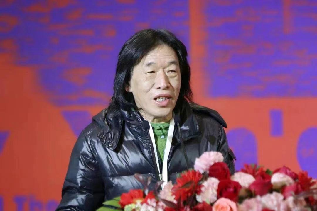 参展艺术家代表河南省美术馆馆长于会见致辞