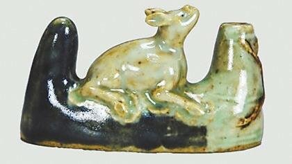 明 青花“蟾宫折桂”山形笔架