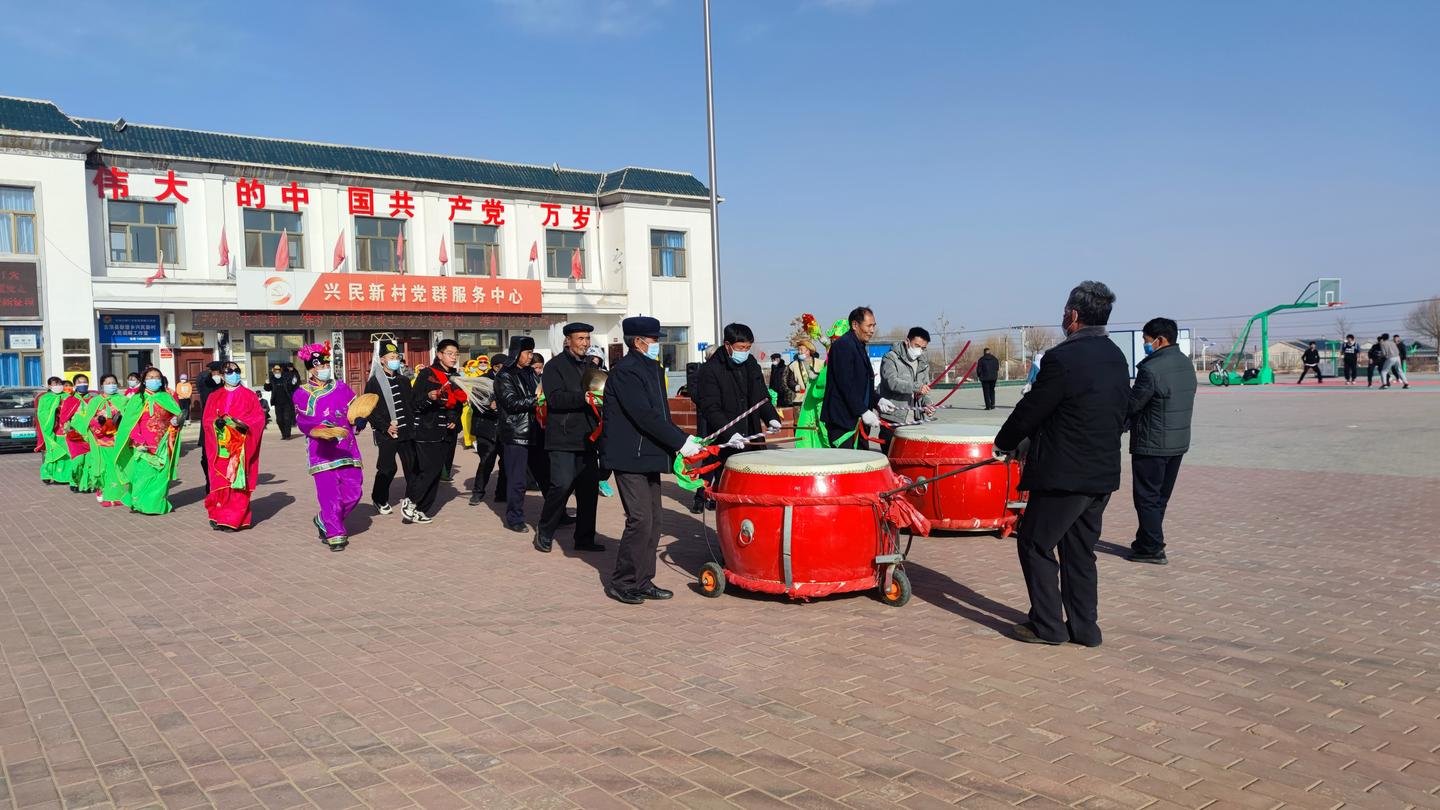 张灯结彩蒸“钱兔” 陇原大地春节“气氛组”已到位