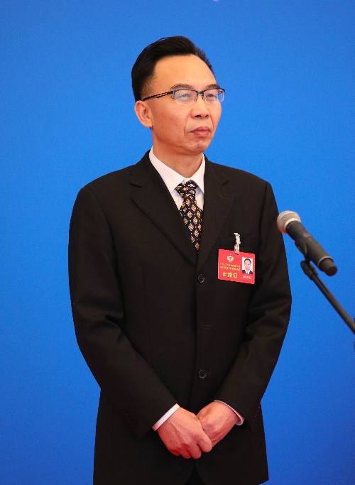 江西省政协委员、江西农业大学动物科学技术学院院长胡国良