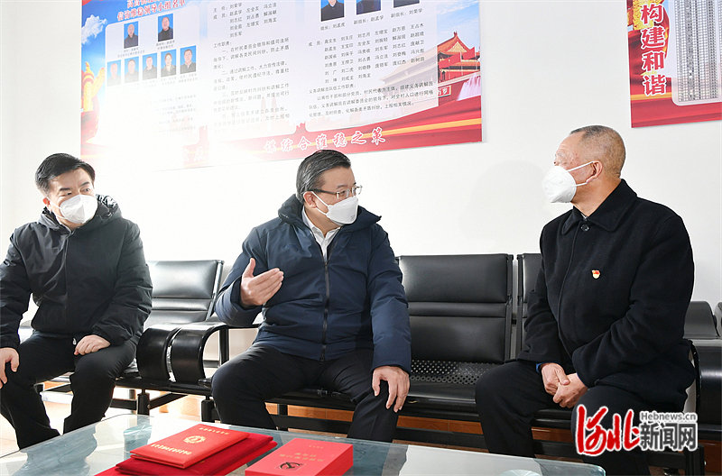 倪岳峰到保定市走访慰问1.jpg