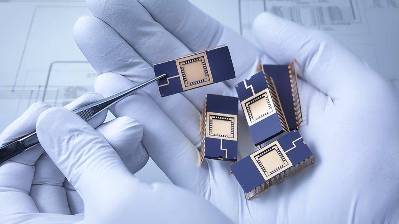 美缺乏芯片制造能力及人才，“芯片法案”令美国企业起内讧，争相骗取补贴