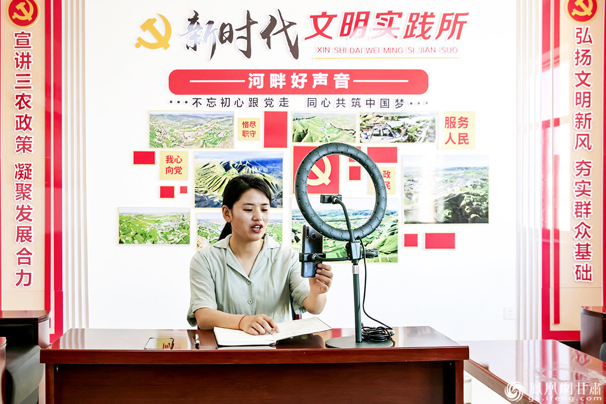 白银“土味”乡音传递疫情防控“最强音” 万永亮 摄