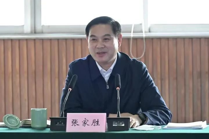 浙江副省长张家胜在春节前夕亲切看望慰问省体育局干部凤凰网浙江_凤凰网