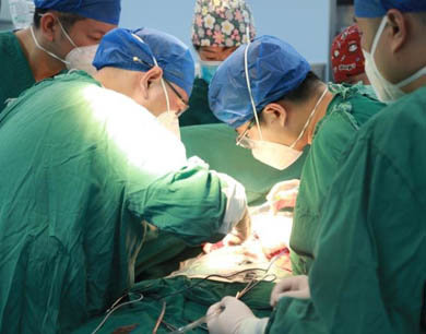 重医儿童医院江西医院为女婴切除巨大腹部肿瘤