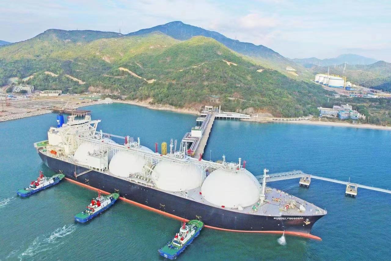 深圳港亮丽的“双碳成绩单” LNG接卸量再创新高