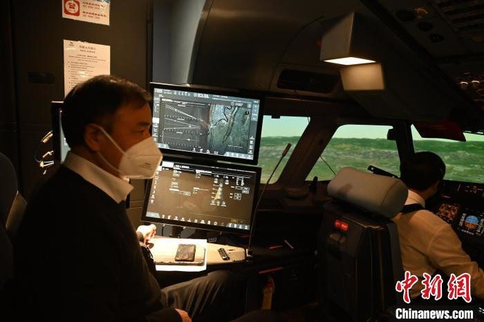 图为比赛正在进行中。　张旭 摄