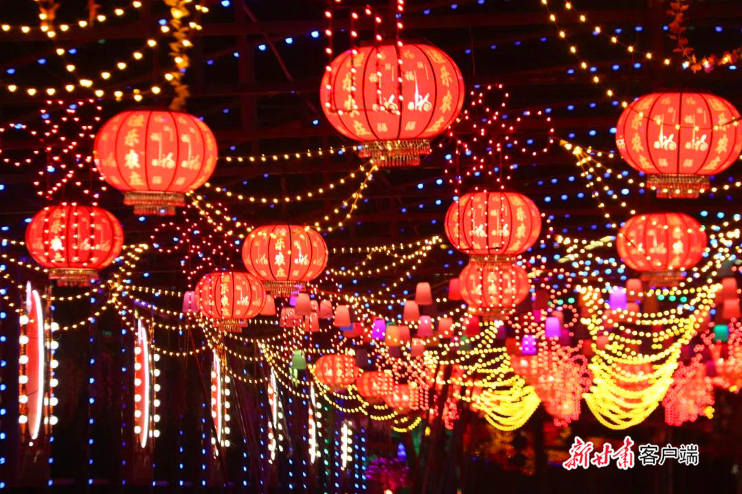 成县陈院镇点亮红灯笼