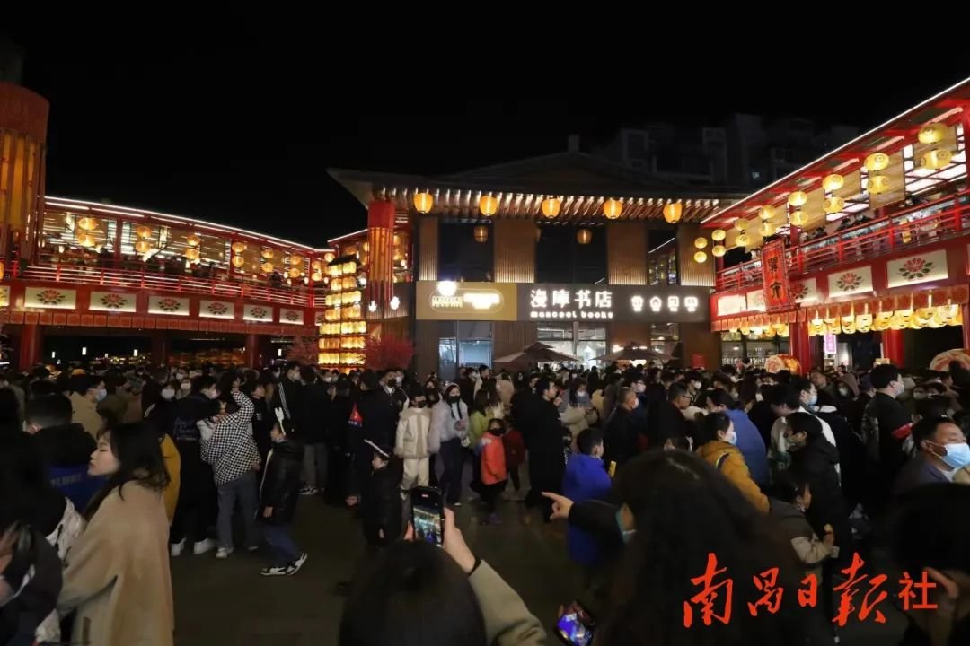 南昌新春氛围感满屏