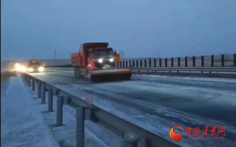 受降雪影响 甘肃这些路段实行交通管制