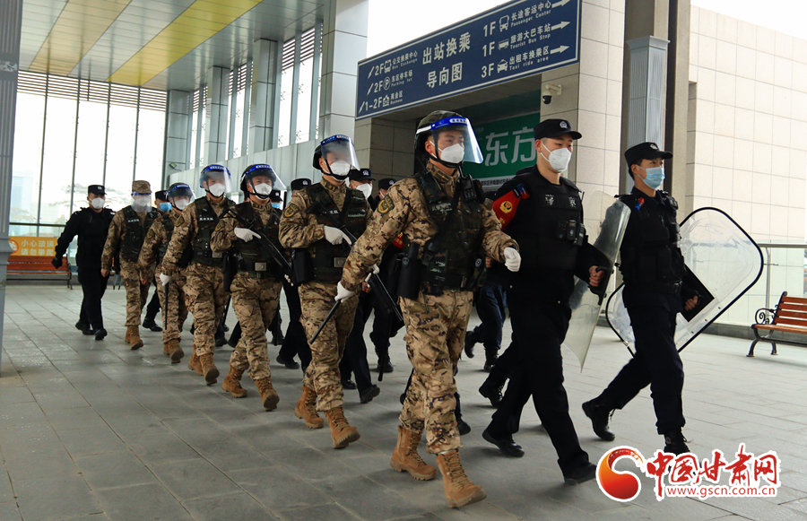 春节坚守战位 武警天水支队守护万家灯火
