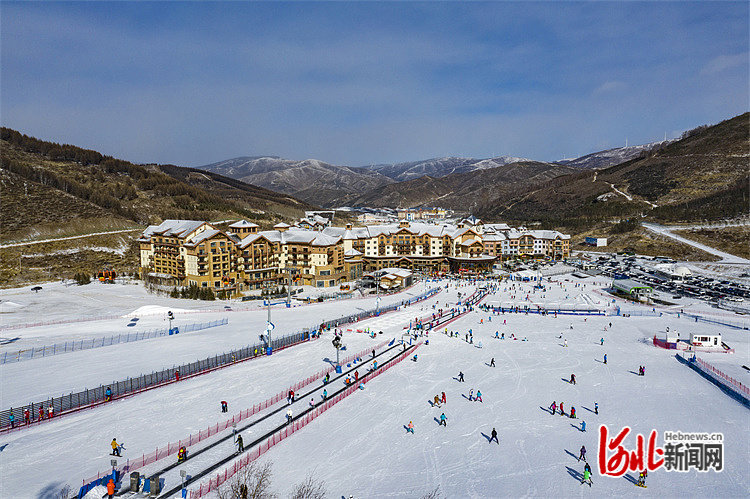 春节期间，太舞滑雪小镇举办多种多样的年俗活动。太舞滑雪小镇供图