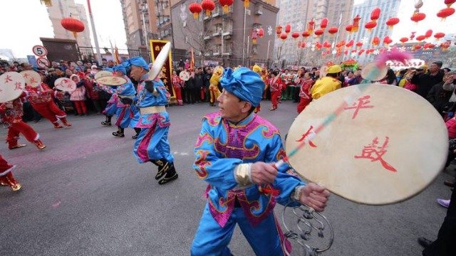 太平鼓表演者忙于商业演出，老鼓手赖新年返乡后称：要组织年轻人好好练练