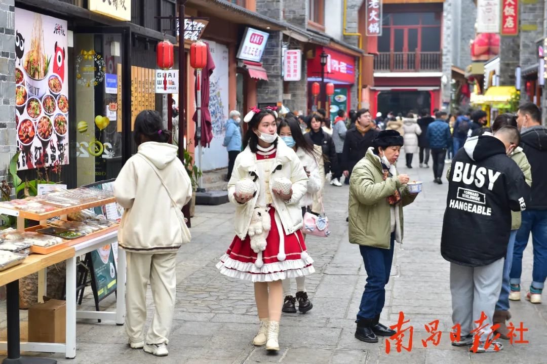 南昌新春氛围感满屏