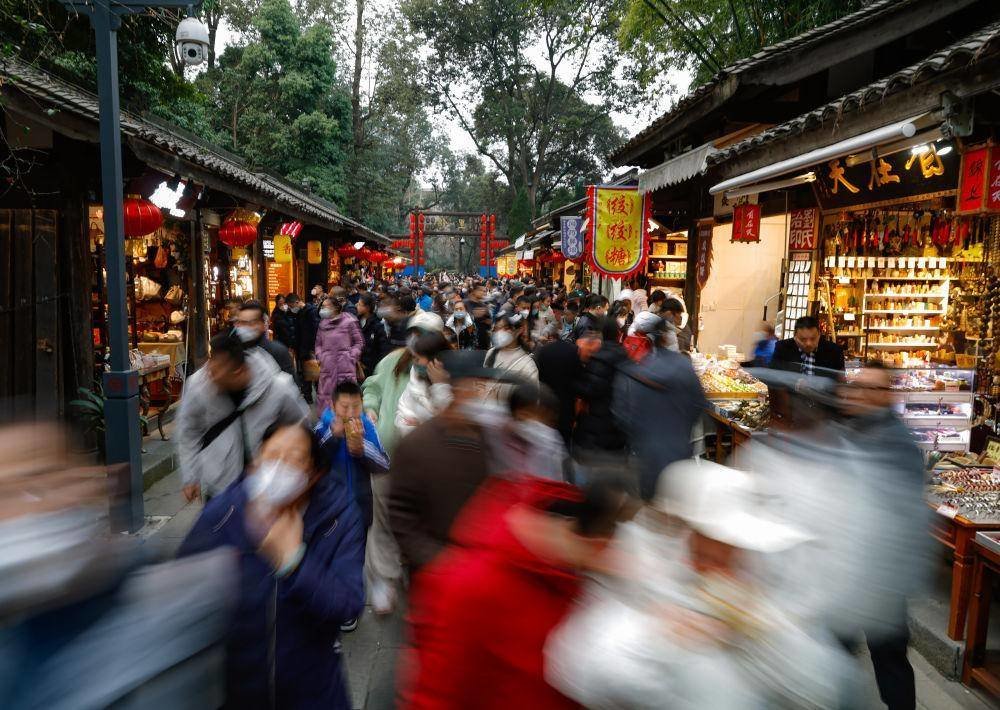 截至1月27日，重庆市120家封闭式A级旅游景区春节假期累计接待游客417.5万人次