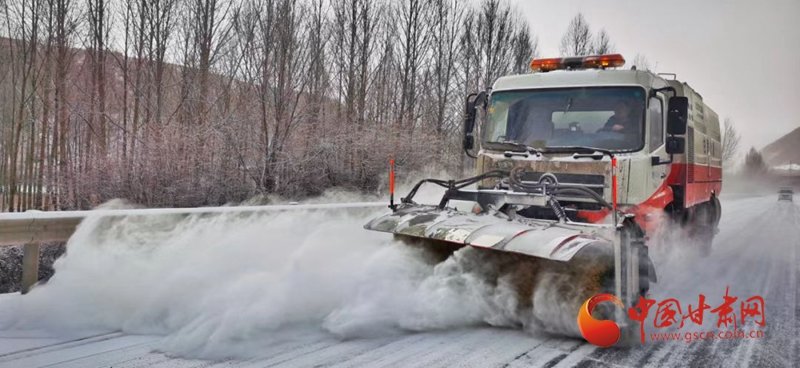 受降雪影响 甘肃这些路段实行交通管制