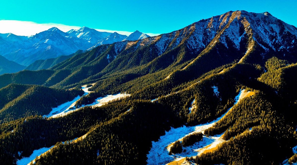 雪落祁连山国家公园 景致分外妖娆