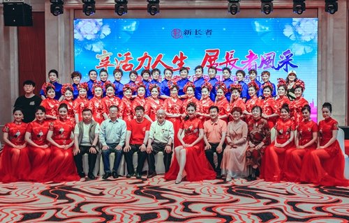 “冻龄”女神宋任，源于旗袍与灵性共万千风情