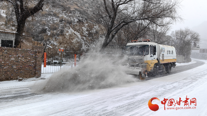 受降雪影响 甘肃这些路段实行交通管制