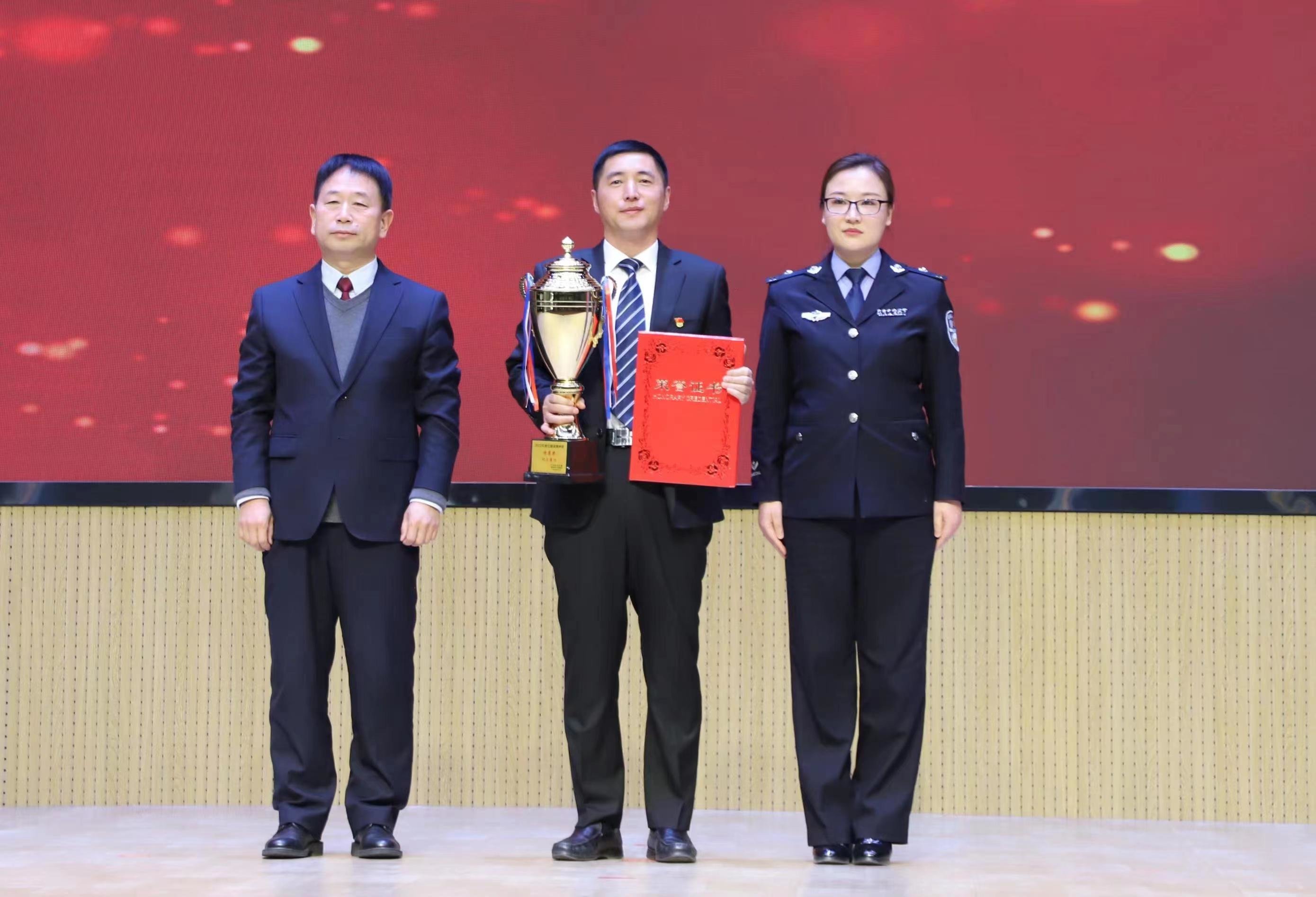 林州农商银行荣获林州市2022年度红旗渠精神特等奖并记三等功