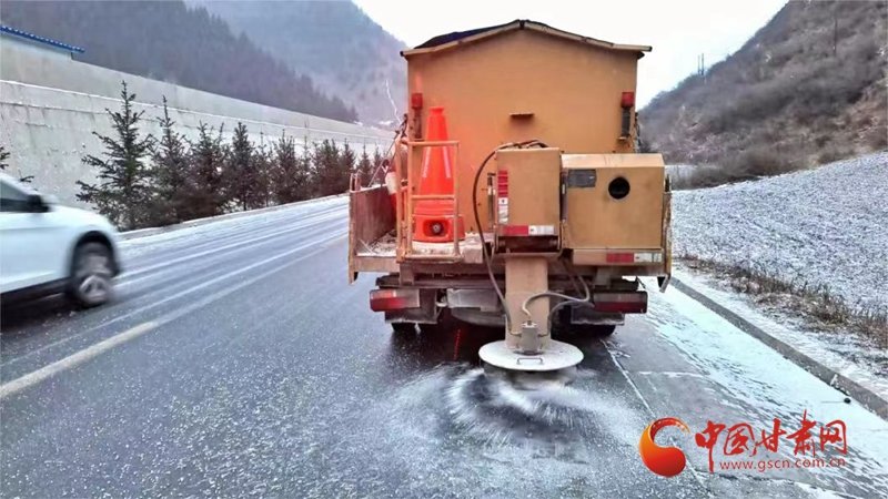 受降雪影响 甘肃这些路段实行交通管制