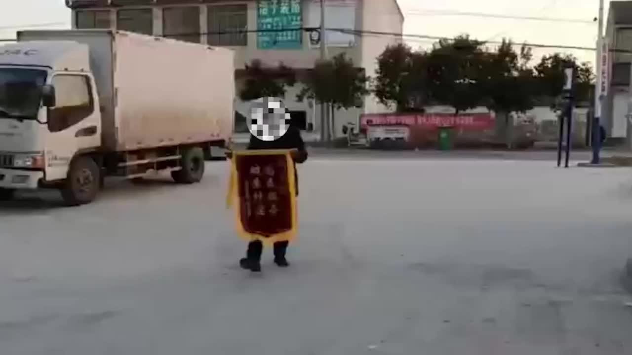 易支付突遭跑路风波，用户资金安全引发多方关注 (易支付支付平台)-初仟社区