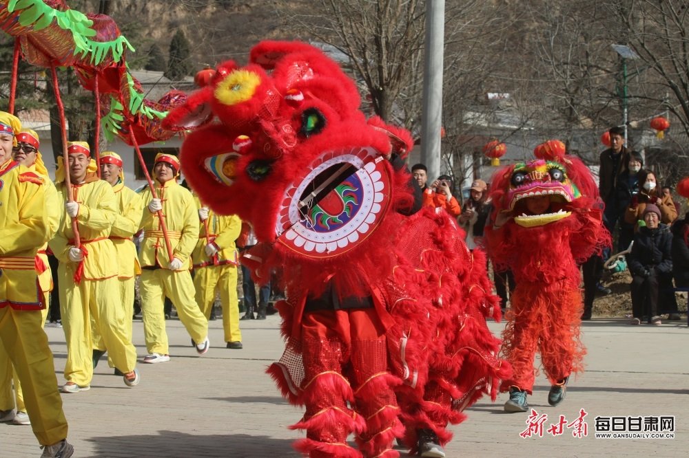 龙狮共舞闹新春 礼县这个山村年味儿足