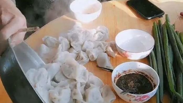 别再说吃桌饺是东北民俗了_凤凰网