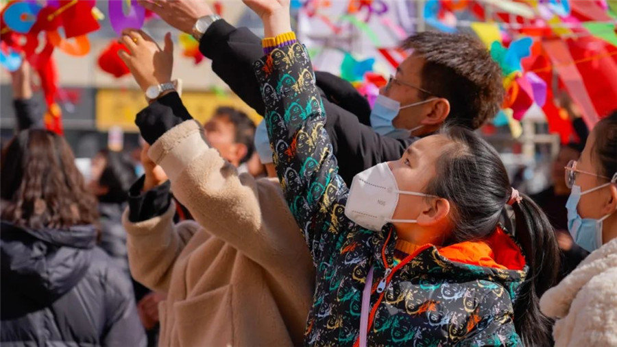 做花灯猜谜乐看社火……带你玩转陇原“元宵局”