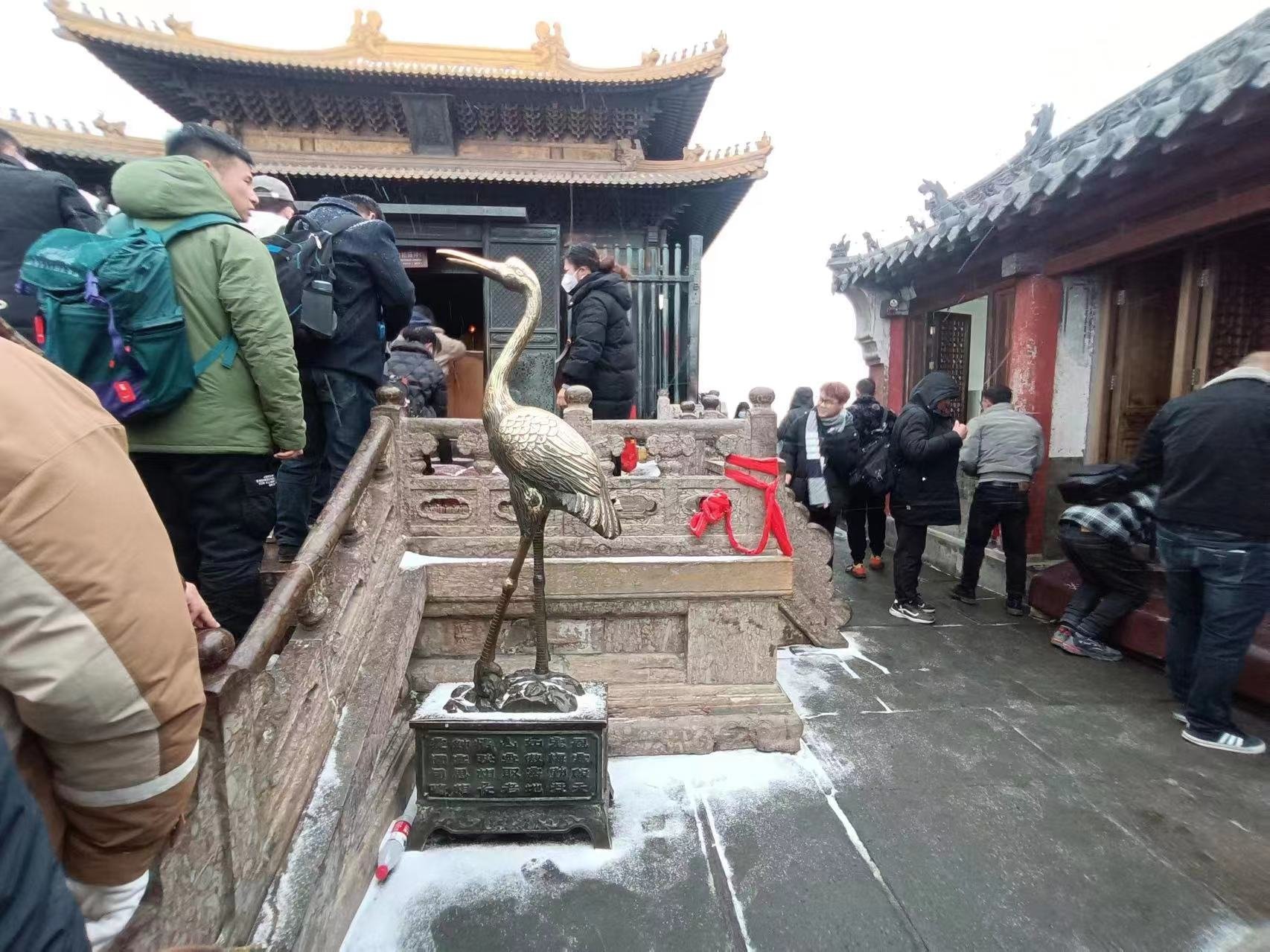 今晨武当山迎来农历新年的第一场雪