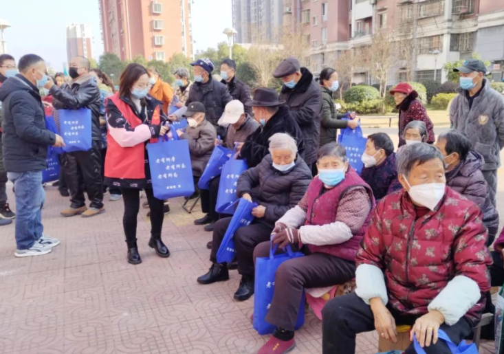 铜陵市铜官区西湖镇：开展“文化惠民进万家”暨“老有所学”宣传活动