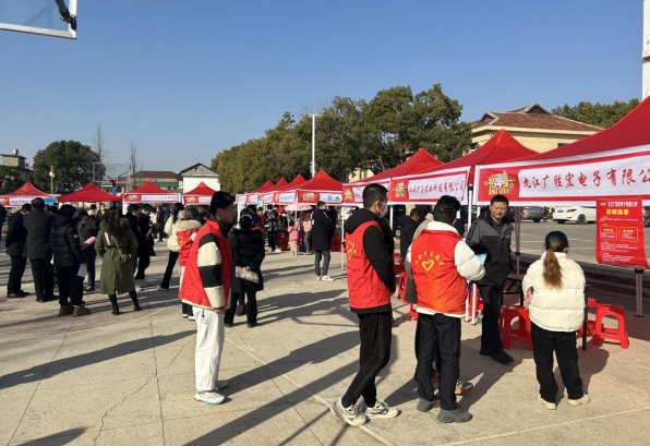 永修：“春风”送岗位 “职”达家门口