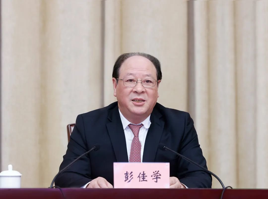 打造一流城市跻身第一方阵