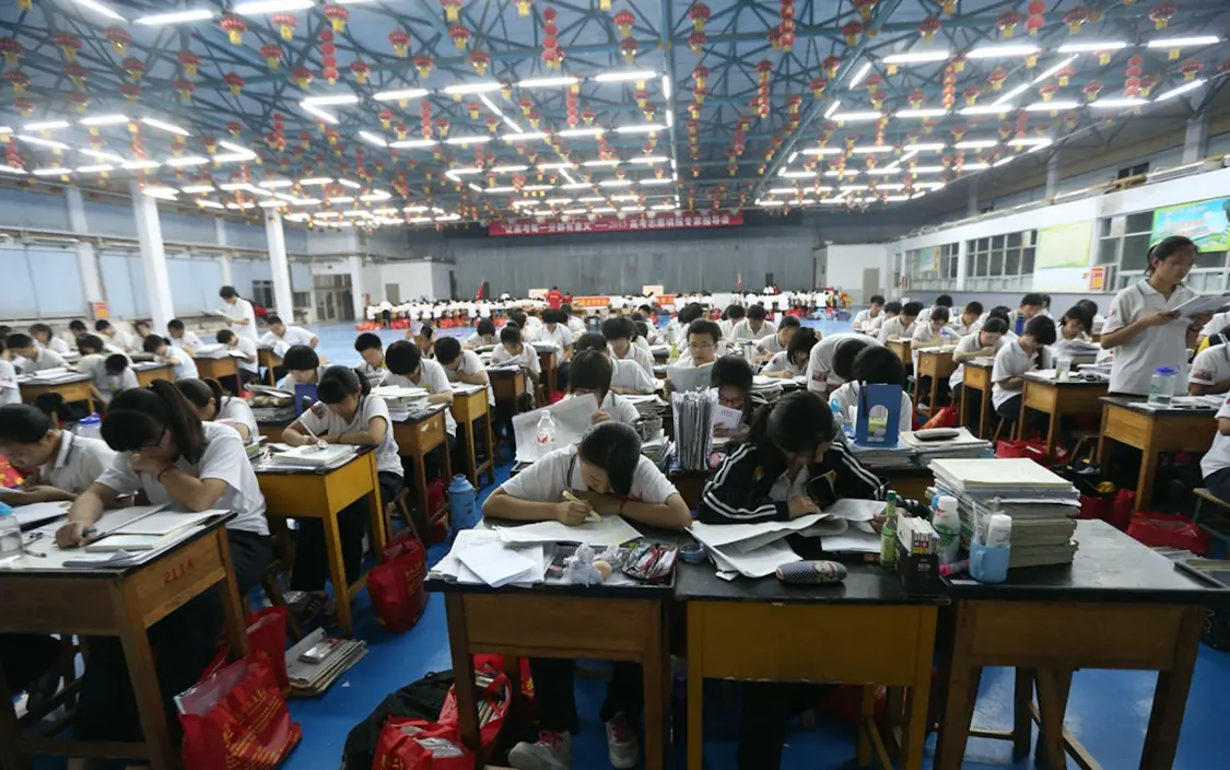 凤凰晚报|胡鑫宇家属透露遗体发现时状态;世卫就新冠大流行发布最新声明